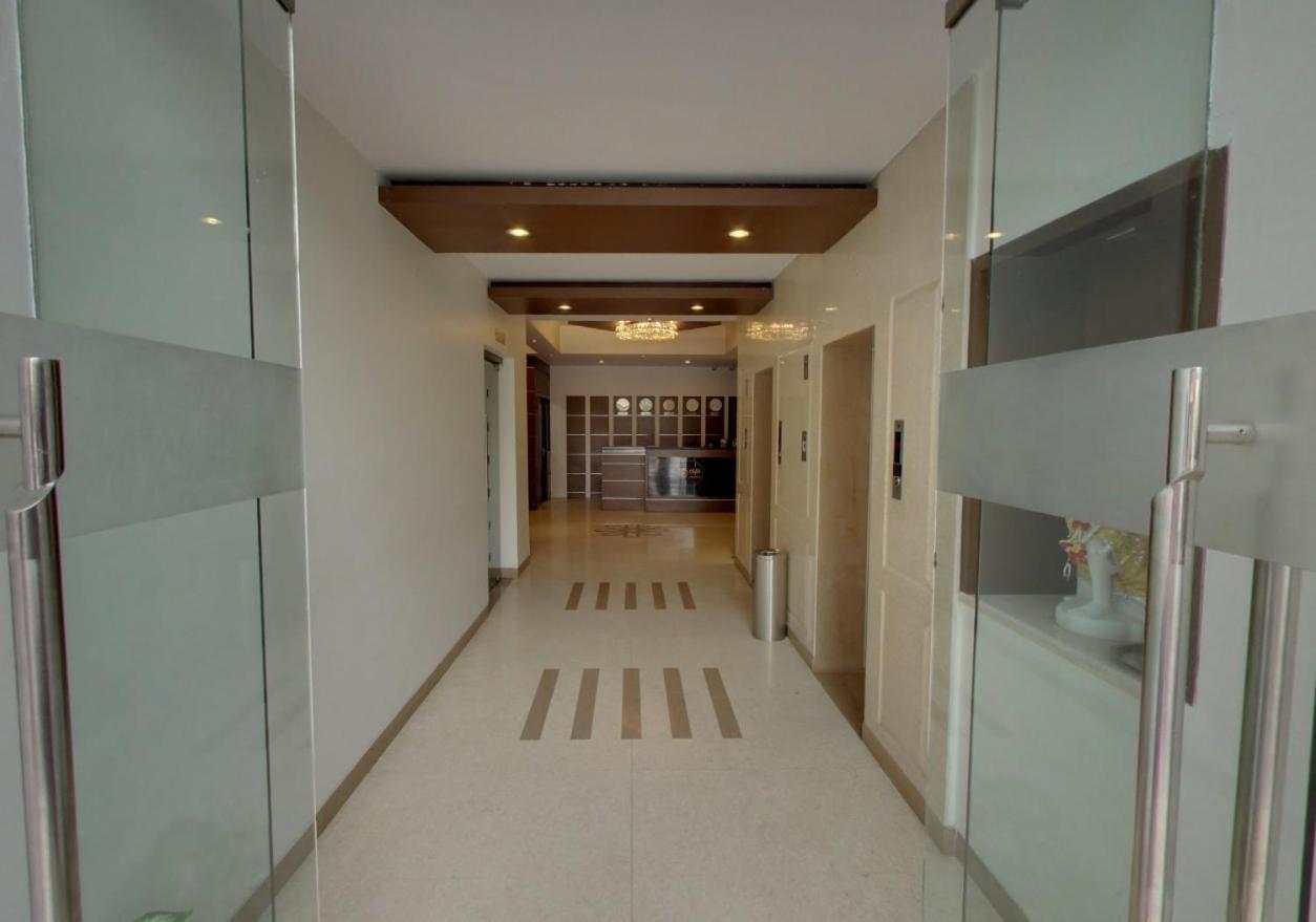 Hotel Bluestone Ghaziabad Ngoại thất bức ảnh